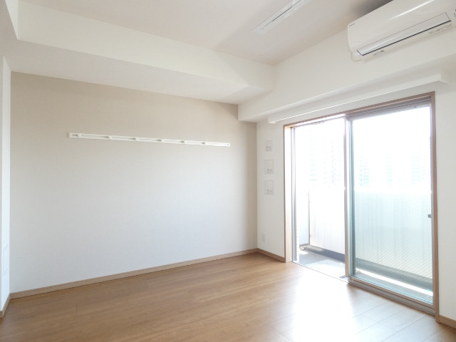 IL MEZZO DI TOKYO，UNO リビング