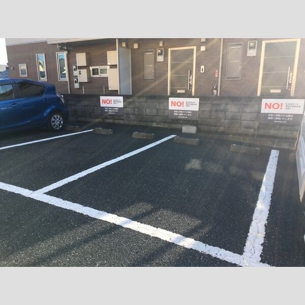 フローラ 駐車場