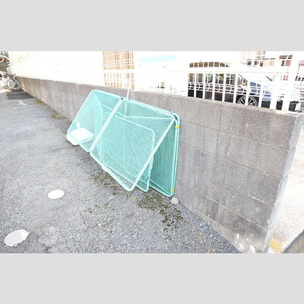 ユートピア戸塚 ゴミ置き場