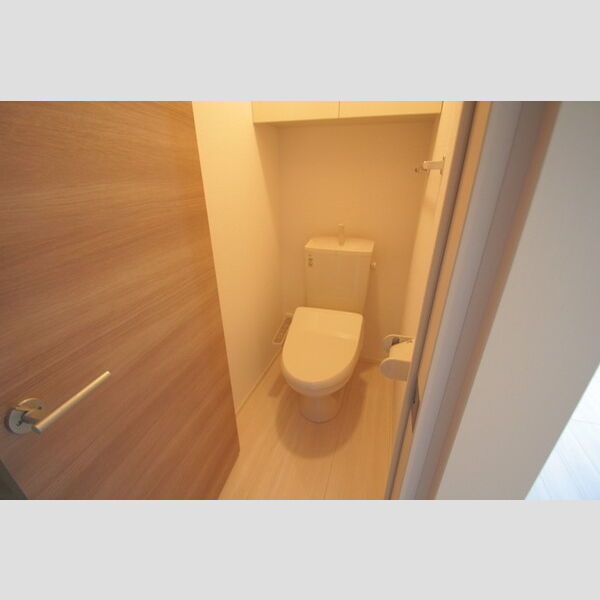 シャルム・y トイレは温水洗浄暖房便座!