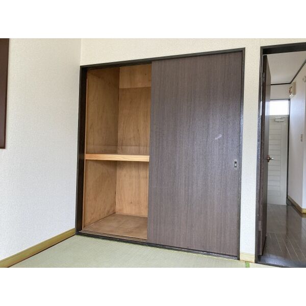 サニーハイツ園生 収納