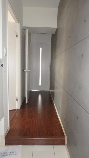 コスモグレイス新宿 玄関