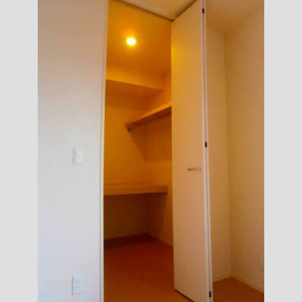 アークタウン三ツ藤　A A203 収納