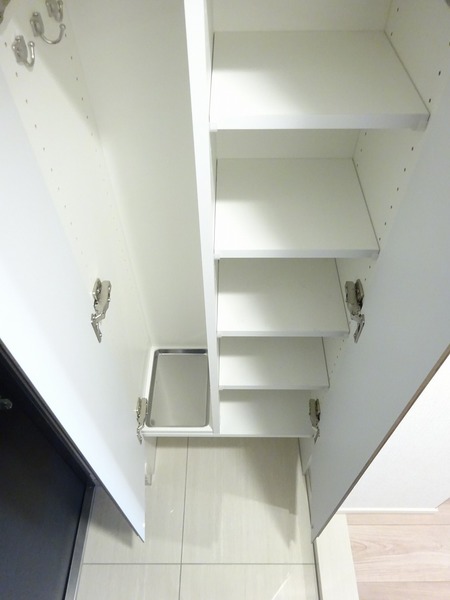 ＡＺＥＳＴ関内1006号室 収納