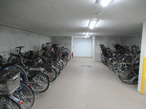 ライオンズ青葉さつきが丘5階 自転車置き場　※2026年05月の写真