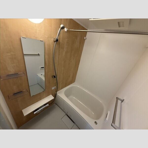 グリーンハウス103号室 浴室換気乾燥機、追いだき付きユニットバス