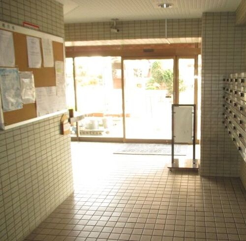 シティコートフドウ中山5階 ロビー、掲示板　※前回募集時2018年12月撮影