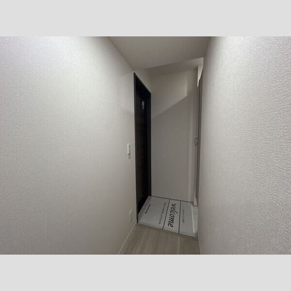 セレスティア加賀 201号室　玄関