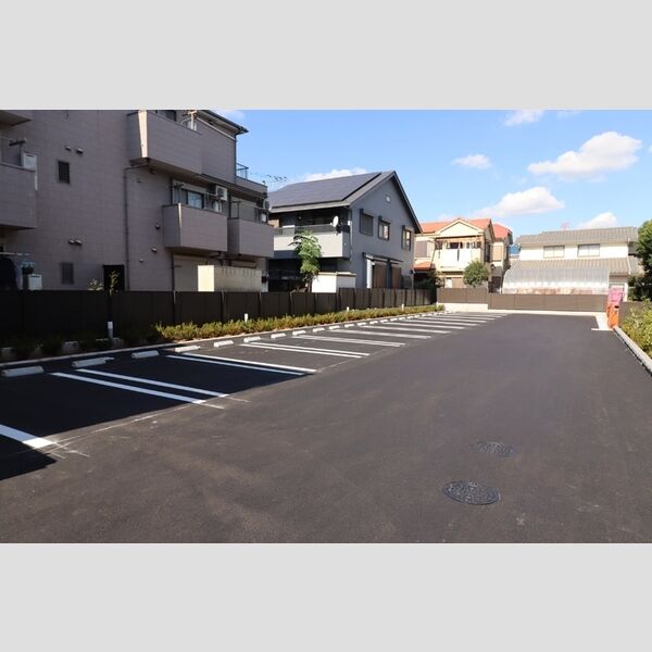 charme305号室 駐車場