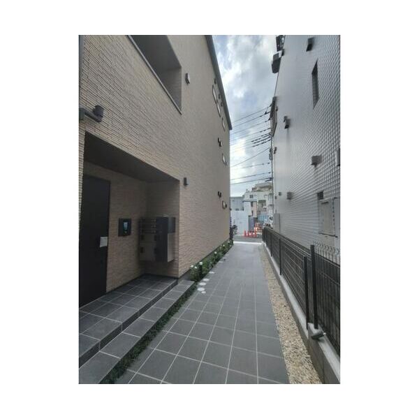 PLEASANT エントランス