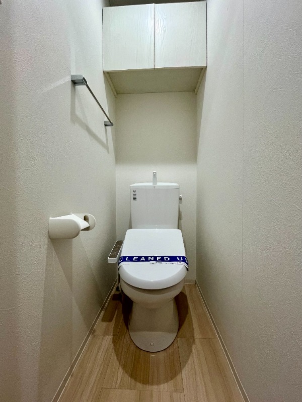 ＬＯＣ’Ｓ　ＹＯＫＯＤＡＩ1階 トイレ