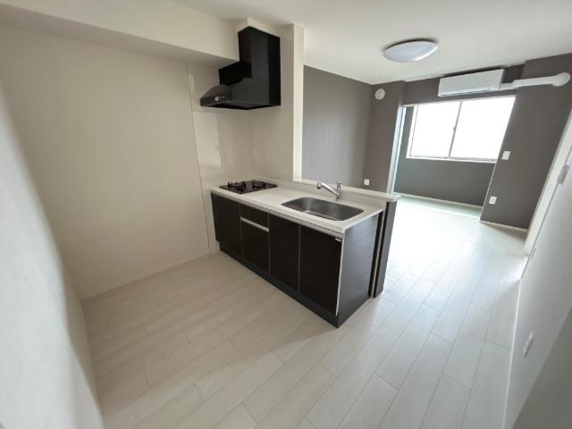 ラ・レーヌ・８０（ｌａ　ｒｅｉｎｅ８０） リビング