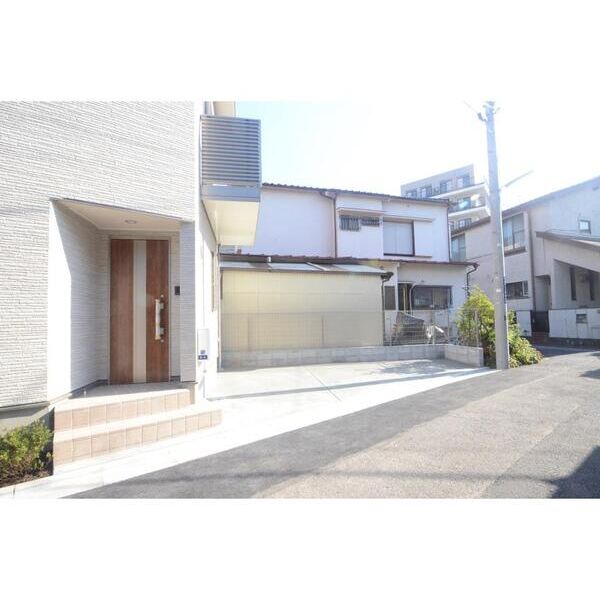 宝町1丁目戸建 駐車場