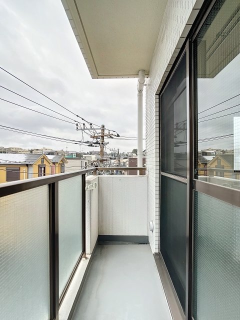 ホーユウコンフォルト岸谷 バルコニー