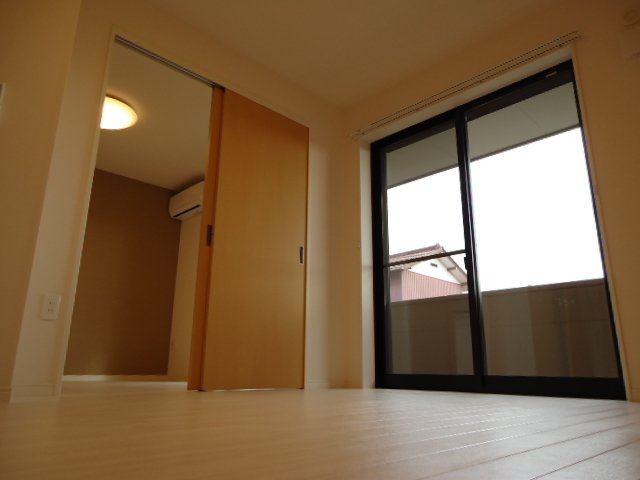 エレガンスエイト 洋室