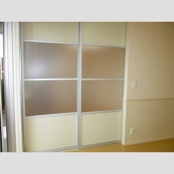 カンチーナ302号室 ライトスルースクリーン(リビングと洋室が仕切れます。)