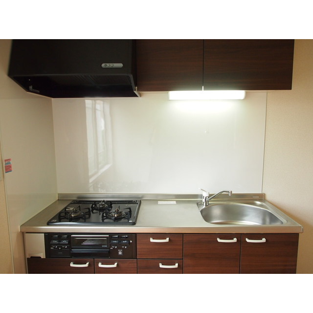 佐藤タウンハウス 3口ガスシステムキッチン