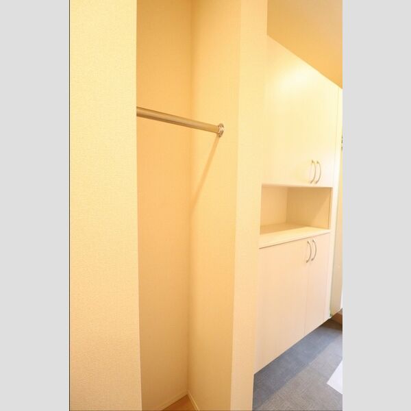 北野翠亭/エアリクス　北野翠亭Ⅱ108号室 玄関物入