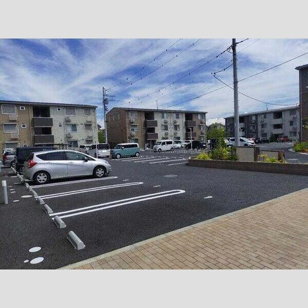 アメニティーなかにしⅣ 駐車場