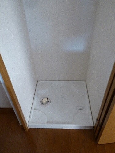 フェニックス麻布狸穴公園5階 室内洗濯機置場　※前回募集時2023年1月の写真