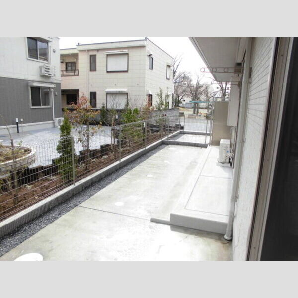ルシェリア一番館・二番館Ⅰ-102号室 専用庭