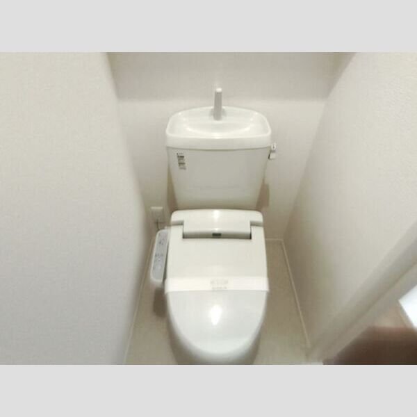 メゾン・ジャンティーユ 温水洗浄暖房便座トイレ