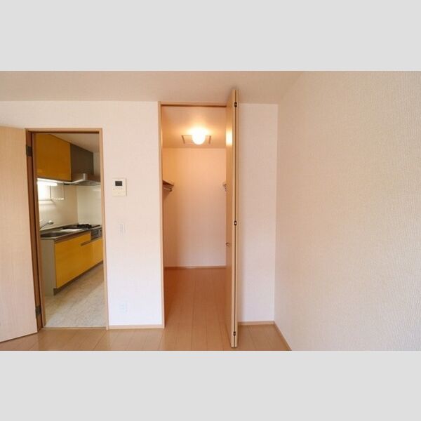 グランモア八柱202号室 ウォークインクローゼット