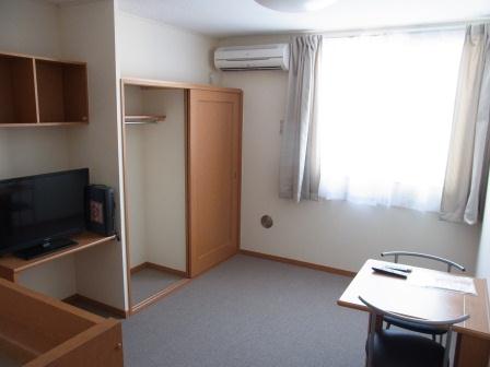 レオパレスプレミール206号室 リビング