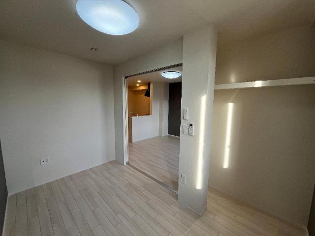 アドニス203号室 洋室