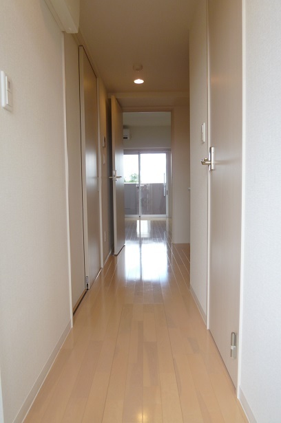 トレセリア大和田弐番館 玄関