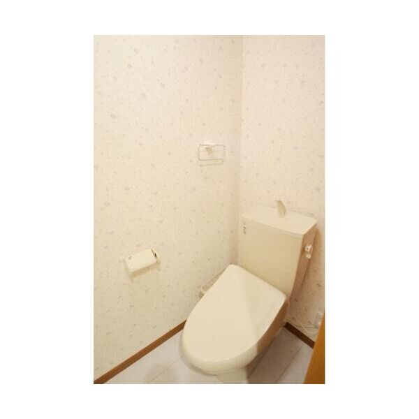 カルド・ファミーユ102号室 トイレ