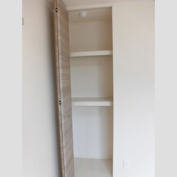 D-room堀之内202号室 洋室物入