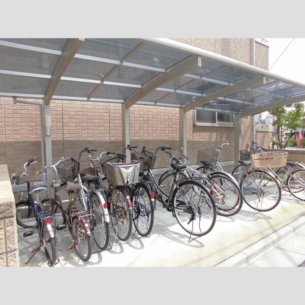 ブランエール 駐輪場