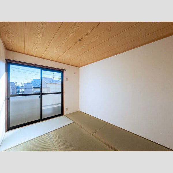 フレグランスサエラ201号室 和室