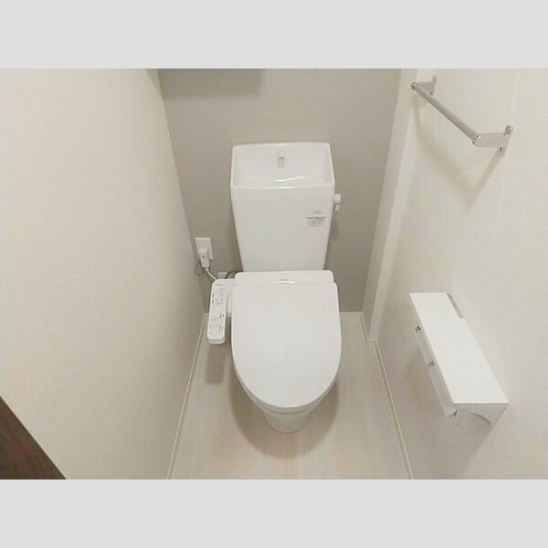 シャルールH102号室 トイレ