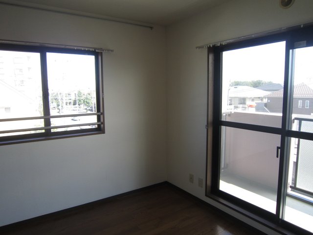 セシオン湘南0301号室 洋室です