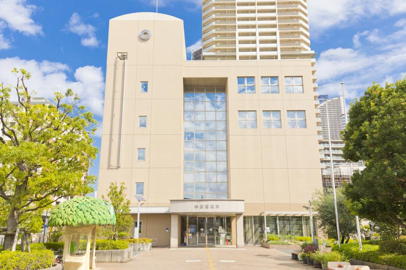 吹き抜け天井と広々LDKを備えたラグジュアリー住宅 【市役所・区役所】中原区役所まで1651ｍ