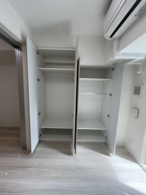 びゅうリエット横浜平沼506号室 洋室　収納　※別号室の参考写真です(現況優先・仕様違いの場合あり)