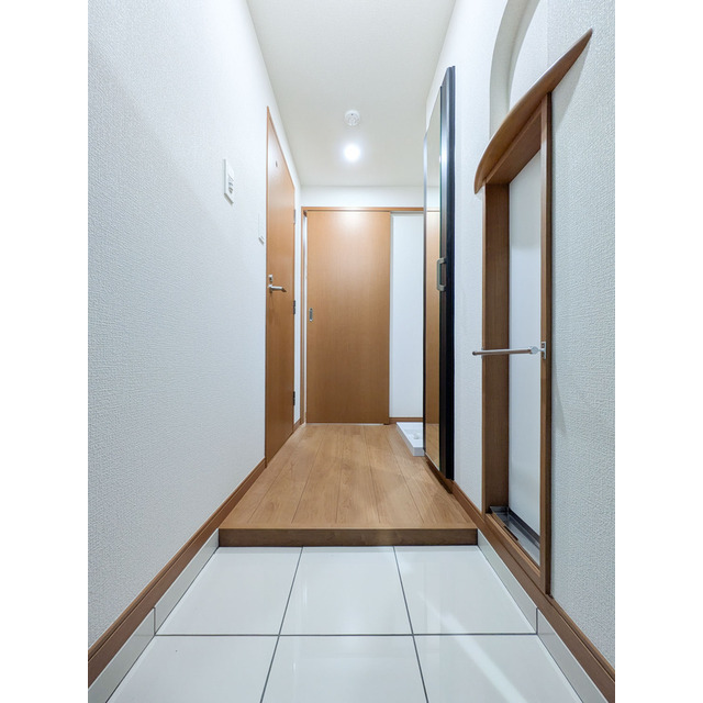 アーバハイツ六町環七北通り0105号室 玄関