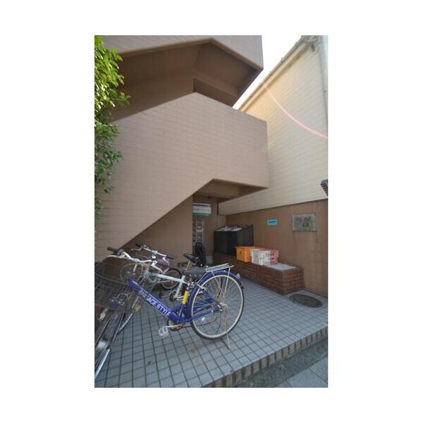 アーバンハウス本町203号室 エントランス