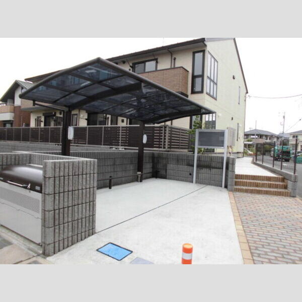 サマーワイン 駐輪場