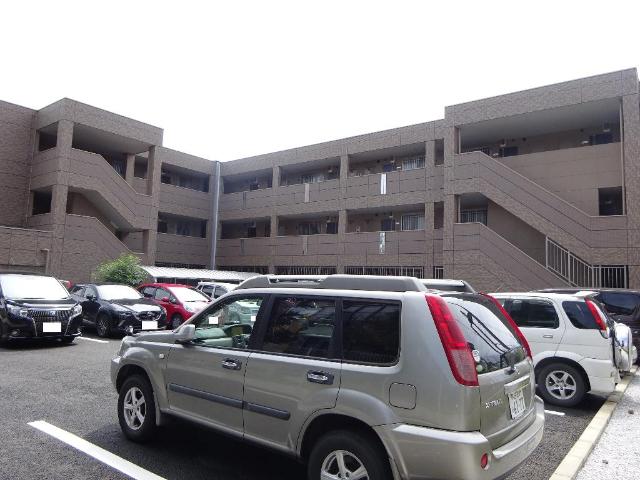 ジングレース 外観写真（昼）