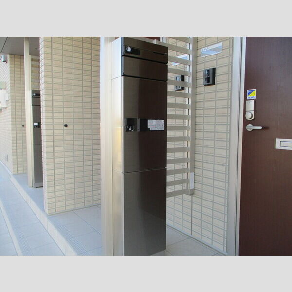 マノワール　ブリーズ(manoir brise)　A棟 宅配BOX