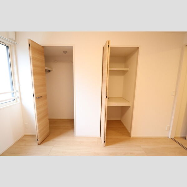 ア　レーズ203号室 クローゼット★物入