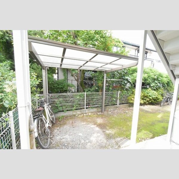 サンファミールSY102号室 駐輪場