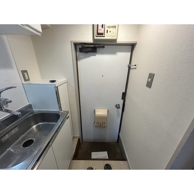 ライトサーム久米川110号室 玄関