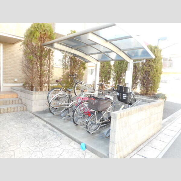 フォレストパル 駐輪場