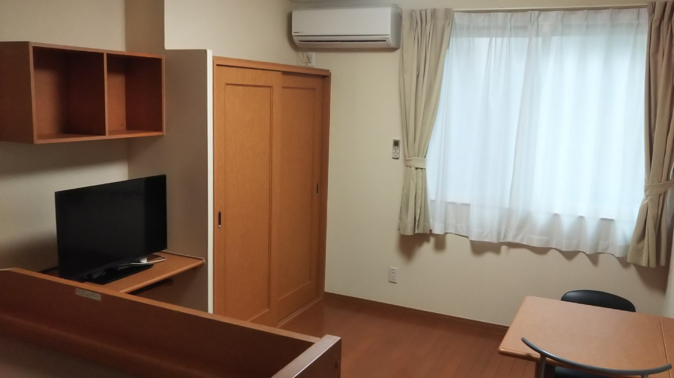 レオパレスハヅキ木更津 リビング