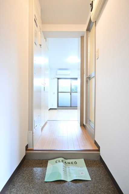 センチュリー西久保1階 玄関