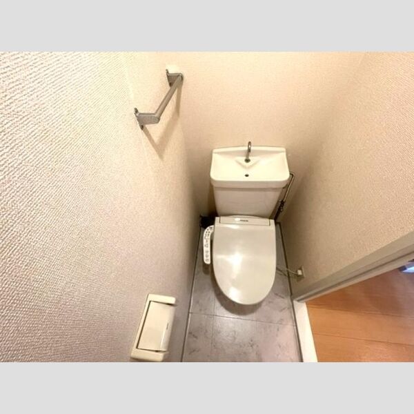 ニュースターフィールド 温水洗浄暖房便座付き